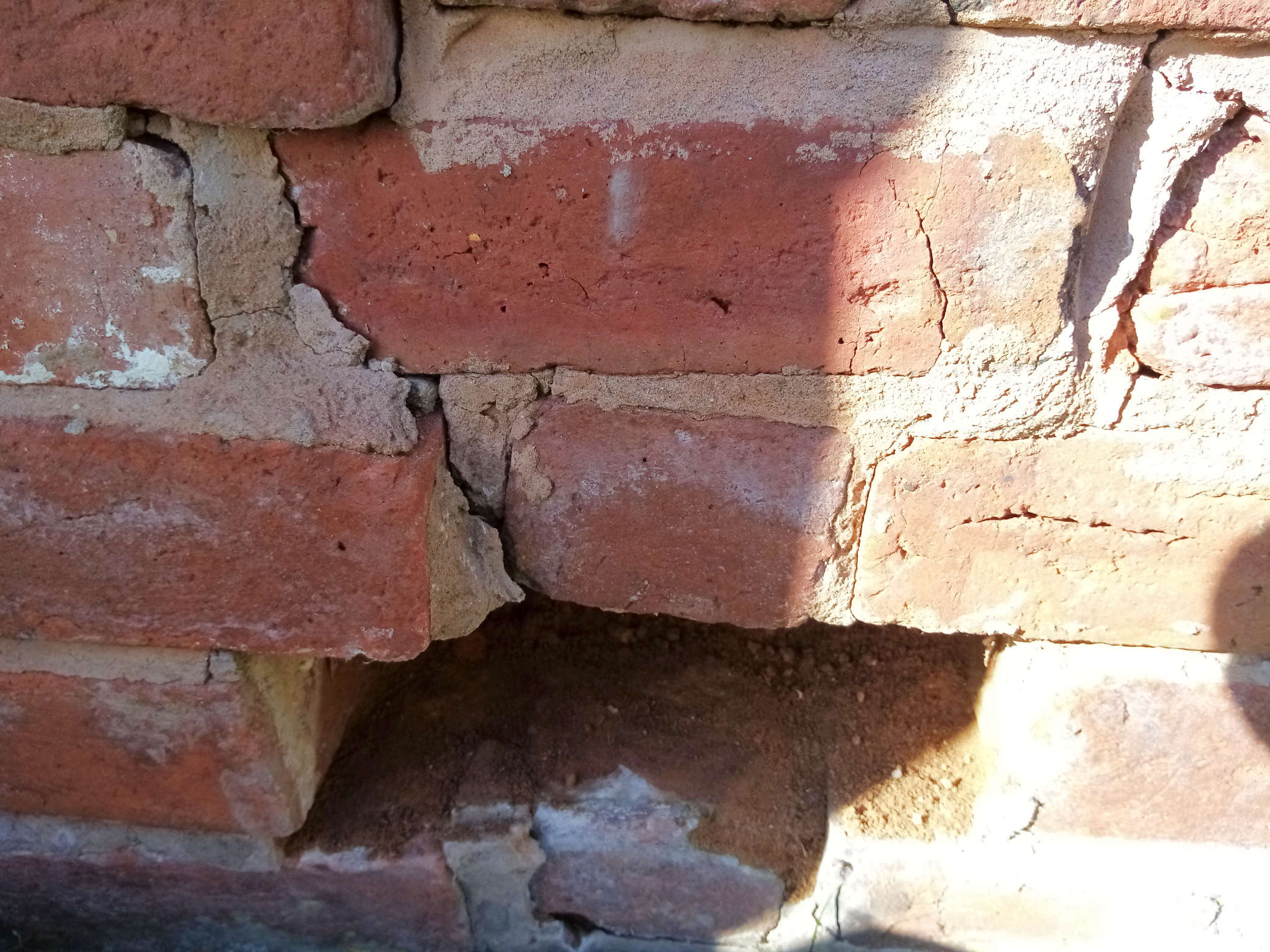 Pigsty wall - before repair - 02